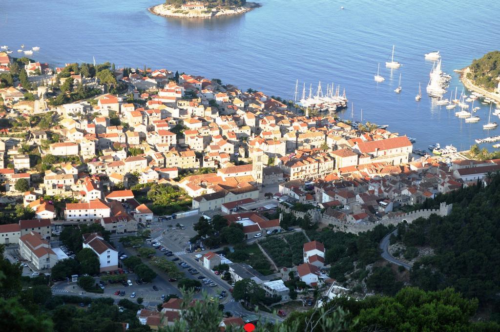 Rooms & Apartments Tepsa - Centre Hvar Town Exterior foto